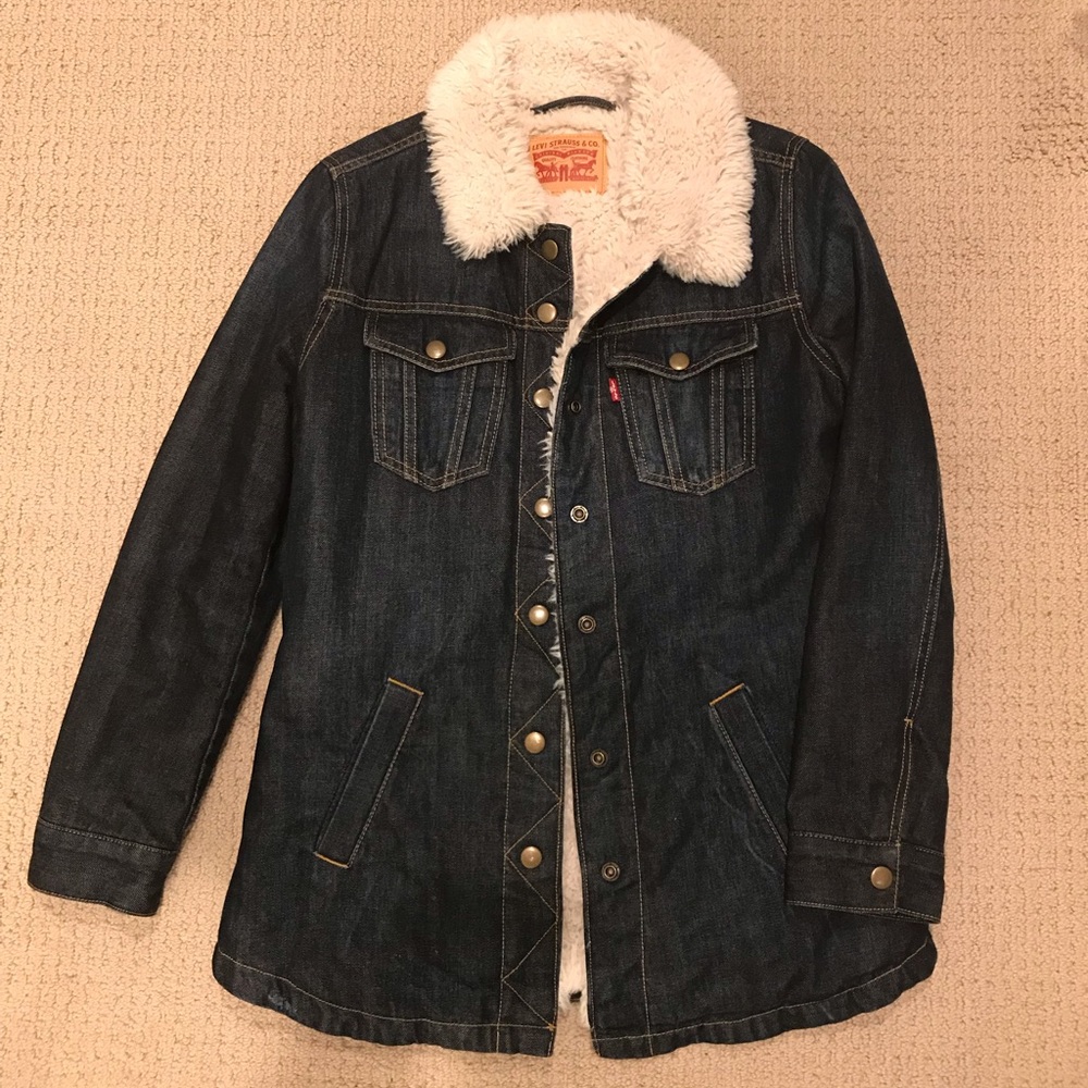 Women’s Levis Sherpa jacket size Medium